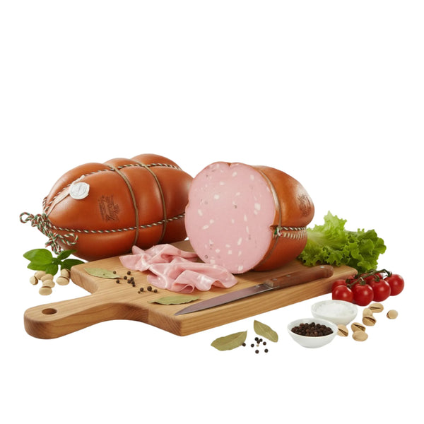 Mortadella Favola su sfondo bianco